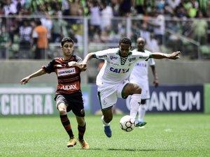 Oeste vira sobre o América-MG, encosta no G-4 e embola briga pelo acesso na Série B