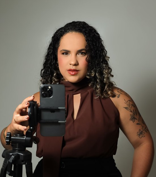 Entre sonhos, telas e recomeços: o empreendedorismo digital transforma vidas e impulsiona jovens ao protagonismo social