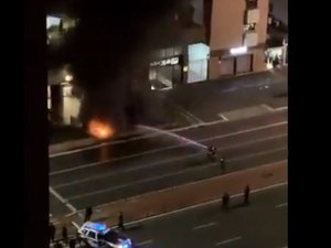 Fogo atinge estação de metrô na avenida Paulista, em SP
