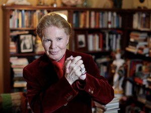 Walter Mercado, astrólogo porto-riquenho, morre aos 87 anos