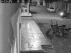 [Vídeo] Motociclista de aplicativo tem celular roubado durante assalto em Arapiraca
