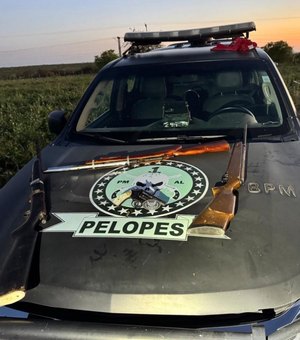 PM detém suspeitos com armas de fogo, simulacro e objetos ilícitos no interior de Alagoas