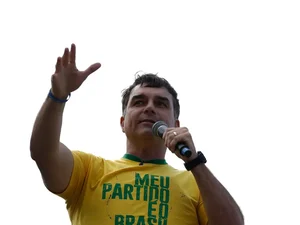 Aliado de Trump diz que Flávio Bolsonaro chegou aos EUA