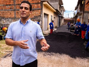 Prefeito em exercício Galba Novaes Netto acompanha evolução das obras de pavimentação
