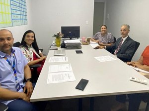 Fornecimento de fraldas geriátricas é tema de reunião entre MPAL e Saúde de Maceió