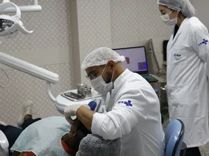 Comissão do Senado aprova novo piso salarial de médicos e dentistas