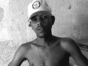 Jovem é morto a tiros e outro fica ferido próximo a cemitério em Piranhas