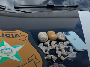 Homem com tornozeleira eletrônica é preso com droga no Vergel do Lago