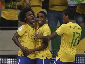 Willian marca duas vezes e Brasil vence a Venezuela