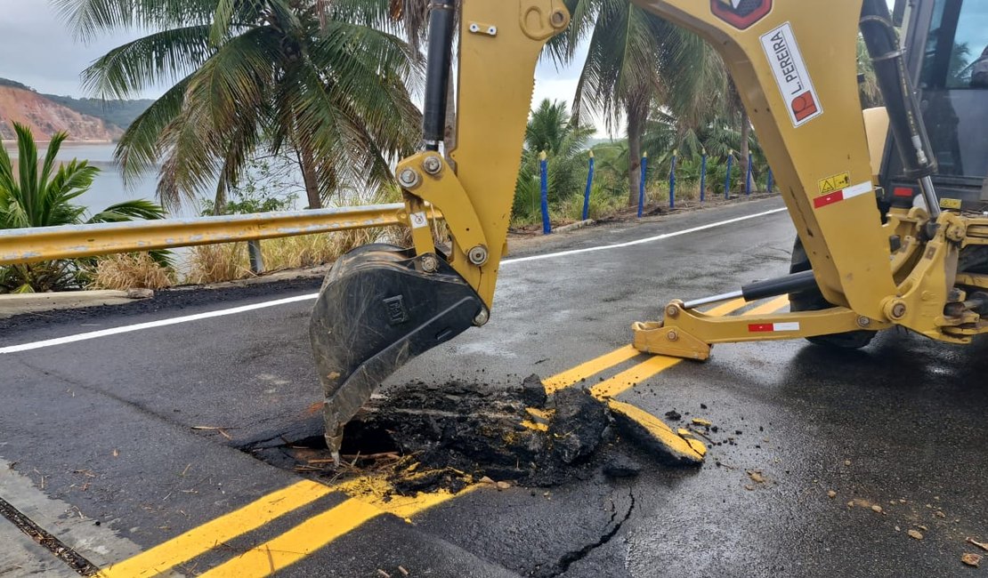 Governo inicia obra para tapar buraco em ponte sobre o Rio São Miguel, em AL