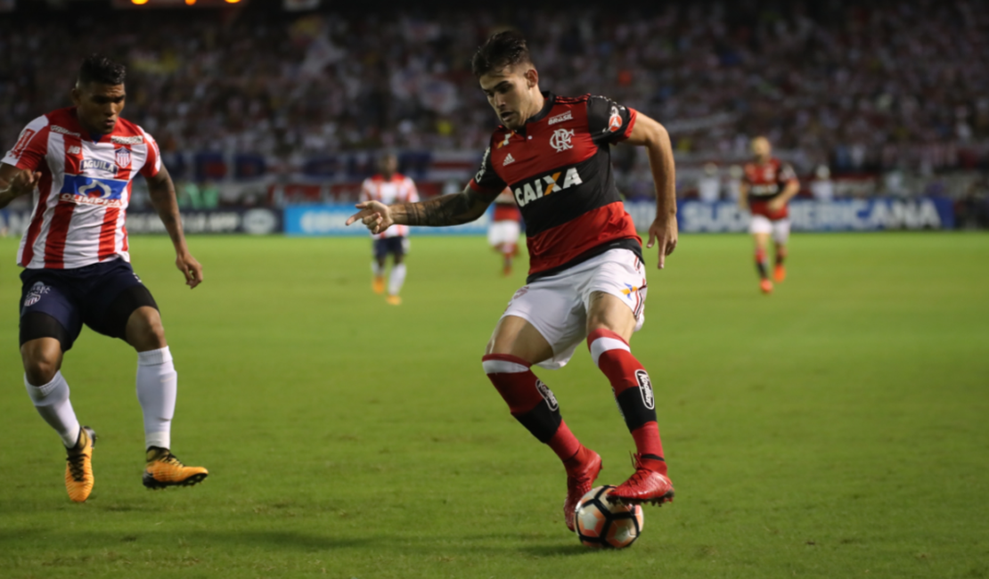 Flamengo inicia decisão contra Independiente na Argentina