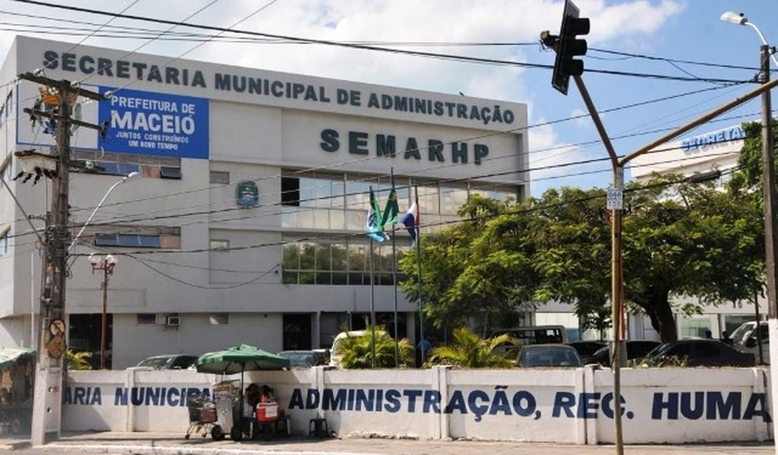 Mais de dois mil servidores da prefeitura podem ter salários suspensos