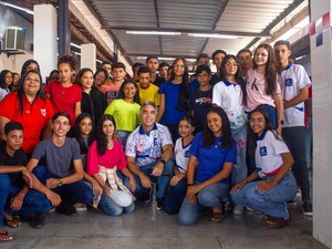 Rafael Brito premia vencedores do 1º Concurso de Decoração Natalina para Escolas Públicas