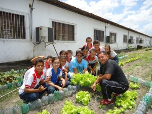 Projeto de Horta Escolar contribui para enriquecer merenda escolar