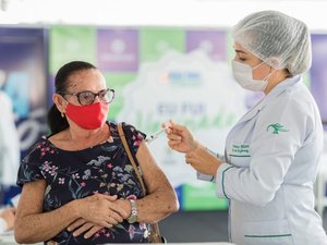 Capital alagoana vacina mais que a média de AL e do Brasil