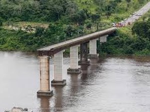 Bombeiros retomam buscas por vítimas após desabamento de ponte no Pará