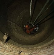 Boi cai em poço de mais de 30 metros e é resgatado por bombeiros em Feira Grande