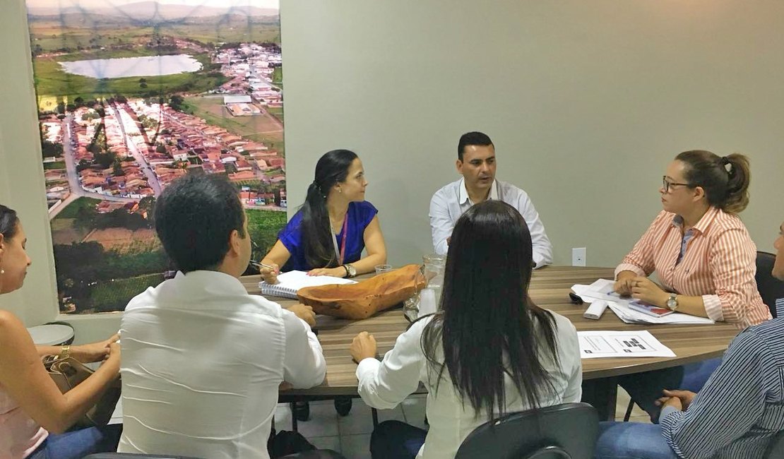 Prefeitura e Sebrae firmam parceria para fortalecer empreendedorismo em Lagoa da Canoa
