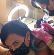 Gretchen bloqueia internautas após tatuar nome do marido no corpo