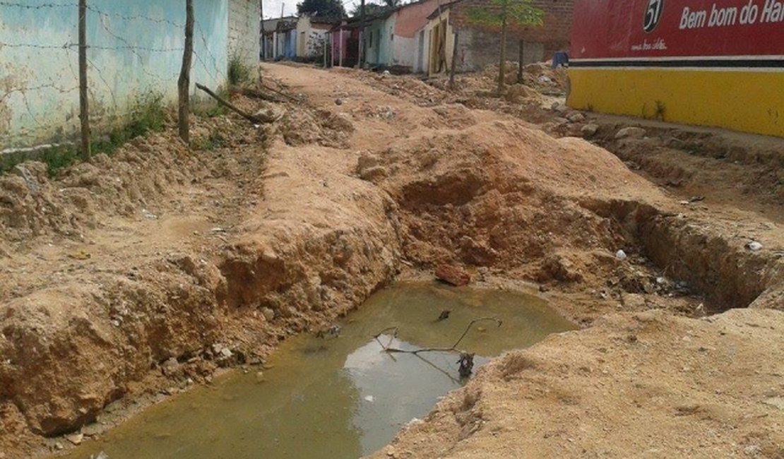 Prefeitura não conclui obra; moradores ameaçam bloqueio de via novamente