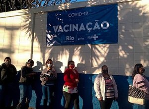 Covid: o que está por trás da decisão de usar vacina da Pfizer em quem tomou 1ª dose de AstraZeneca