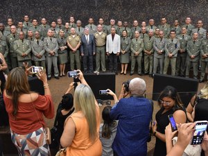 Governador Klever Loureiro participa da formatura de oficiais da PM como paraninfo
