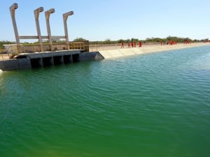 Corpo de idoso é retirado de trecho do Canal do Sertão em Senador Rui Palmeira