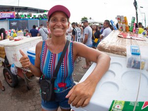 Ambulantes na capital são orientados para comercializar durante prévias carnavalescas