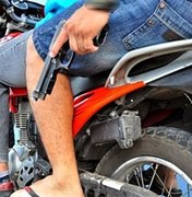 Dupla armada rouba moto e pertences de vítima em Arapiraca
