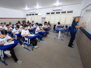 Governo de AL inicia pagamento do Fundef aos profissionais da Educação