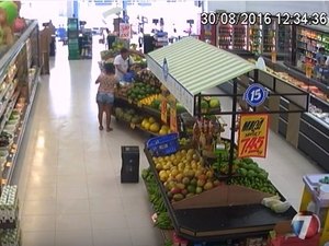 Câmeras de vídeo flagram falsos clientes furtando em supermercado de Arapiraca