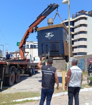 Prefeitura remove trailers e barracas que funcionavam irregulares em Maceió