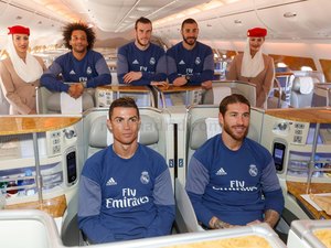 Real apresenta novo avião com imagem de Marcelo, CR7 e craques do clube
