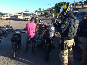 PRF prende dois motociclistas durante fiscalização na BR-316, em Atalaia