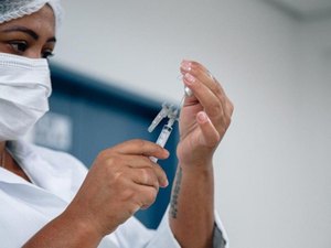 Quase 100 mil alagoanos já foram vacinados contra a Covid-19