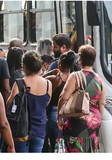 Desemprego no Brasil fica em 5,4% no trimestre até junho, informa IBGE