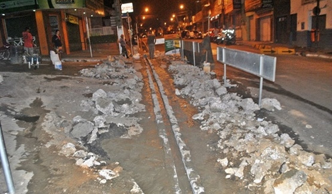 Problema antigo em calha da Rua 15 é solucinado pela prefeitura