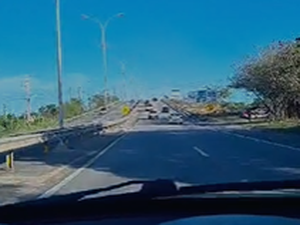 [Vídeo] Motoristas que curtiam praias do Litoral Sul antecipam volta pra casa após rompimento de mina