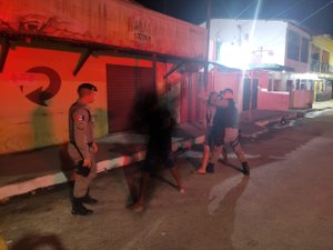 Policiais militares do Cisp de Messias prendem homem com mandado de prisão em aberto