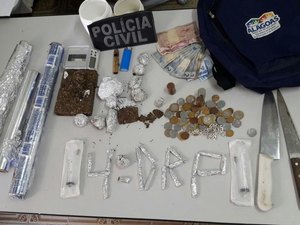 Polícia invade residência e prende quatro pessoas por tráfico de drogas
