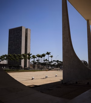 Com anistia à tona, Congresso trava em propostas econômicas do governo