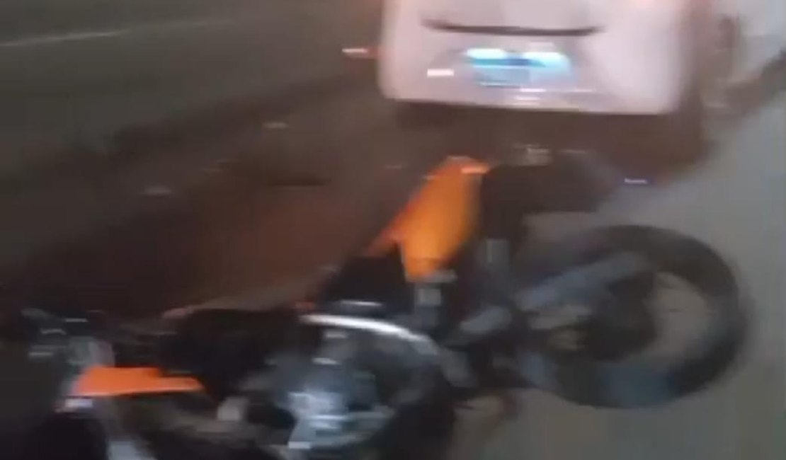 Colisão entre carro e moto deixa motociclista morto na Avenida da Paz