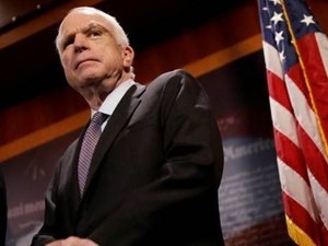 Morre o senador americano John McCain, vítima de um tumor no cérebro