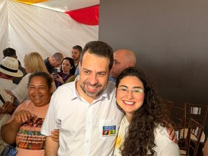 Ao lado de Boulos, Teca Nelma destaca a importância do fim da escala 6x1