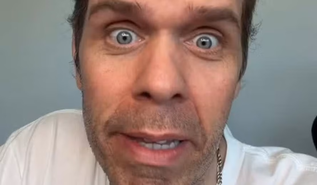 Perez Hilton transmite ao vivo automutilação, fãs chamam polícia e blogueiro é hospitalizado