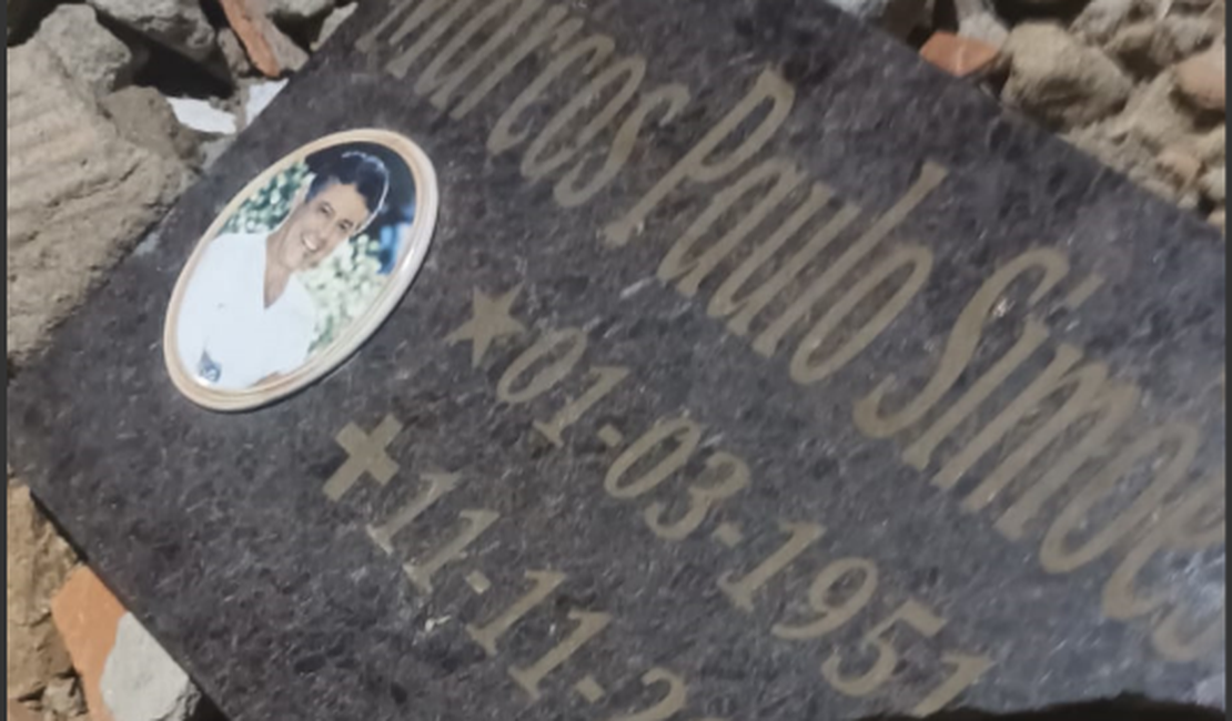 [Vídeo] Lápide de ator carioca falecido em 2012 é encontrada em igreja de Arapiraca