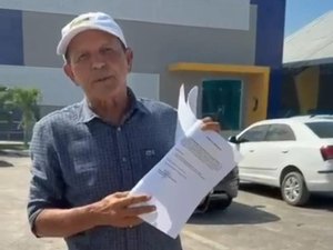Cícero Cavalcante entrega documentação para realização do Bloco do Jacaré no Passo de Camaragibe