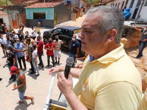 Alfredo Gaspar visita grotas do Rafael e do Cigano, em Maceió