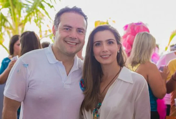 Renan Filho deve escolher sua esposa como suplente ao senado, diz colunista
