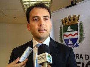 Secretário anuncia lançamento de oficina de Espanhol para trabalhadores da orla